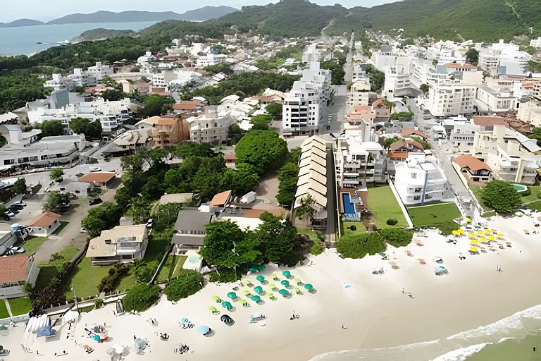 Baia azul com vista para todo mar, 50 m praia central de Bom